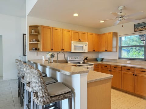 Pet-Friendly 3BR – Relax & Explore Beaches & Golf (5716)