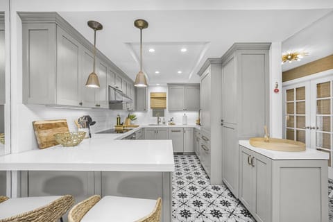 Fully stocked kitchen