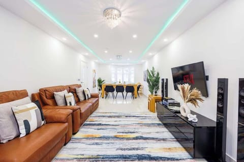 Lounge at AV STAYS Short Lets & Serviced Accommodation