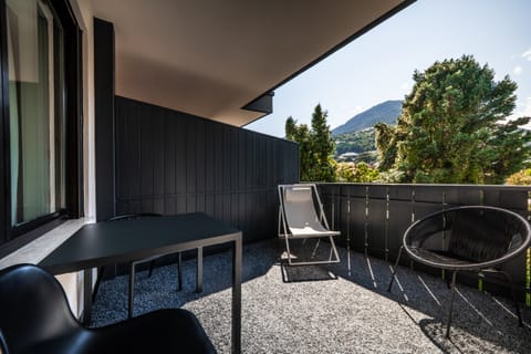 Balcony with seating