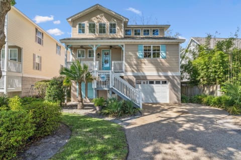 The Turtle's Nest - 1067 College Street