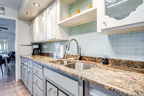 Kingfisher: Galley-style kitchen with modern appliances