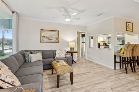 1267 S Fletcher Ave - Living Area and Breakfast Bar