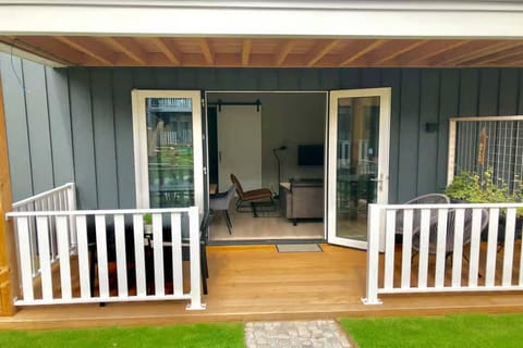 Entrance / Reception