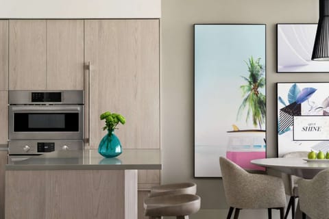 3 Bedroom Intracoastal/City View Dining Kitchen