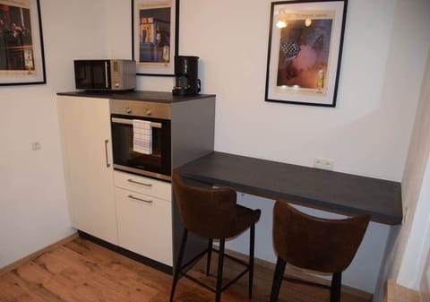 Küche mit Essbereich