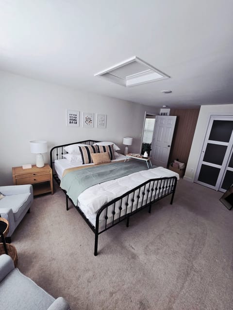 room, indoor, bed, couch, private space