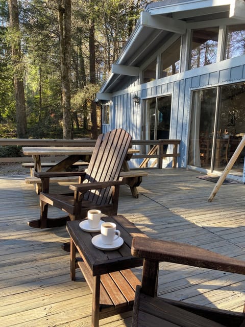 Front deck overlooking the lake