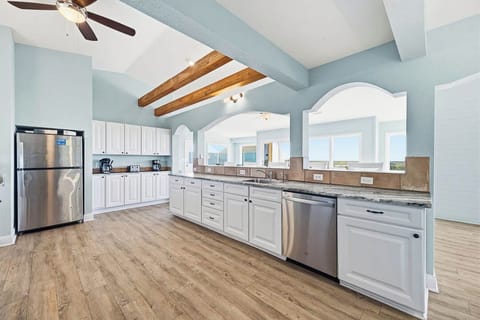 Top-Level Kitchen with Bar (seats 8)