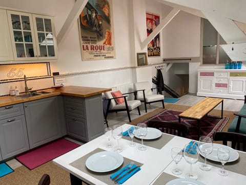 Kitchen and eating Area