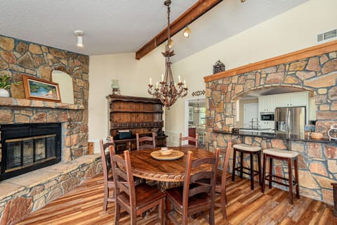 2 can sit at lunch counter