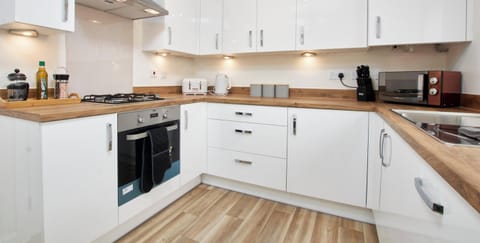 Kitchen at MyStayUK Short Lets & Serviced Accommodation