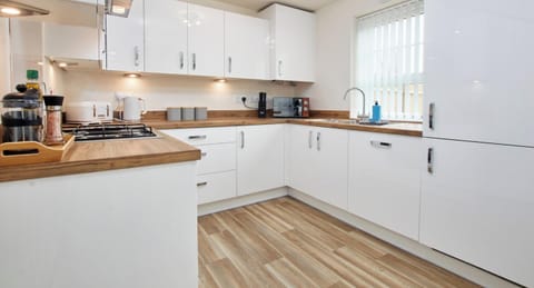 Kitchen at MyStayUK Short Lets & Serviced Accommodation