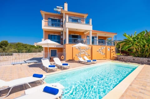 Beautiful villa with private pool and terrace with sea views