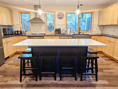 "Amazing place for a winter getaway! Close to ski/snowboarding resorts in the area. Spacious house and very close to the town center. Would definitely return for my next ski trip!"