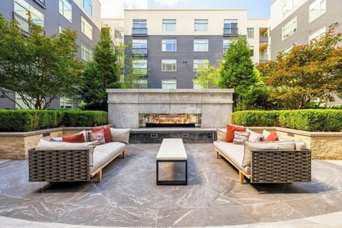 ~ HAVE A COFFEE AND ENJOY YOUR ACCESS TO THE ROOFTOP TERRACE ~