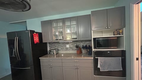 Other side of the kitchen