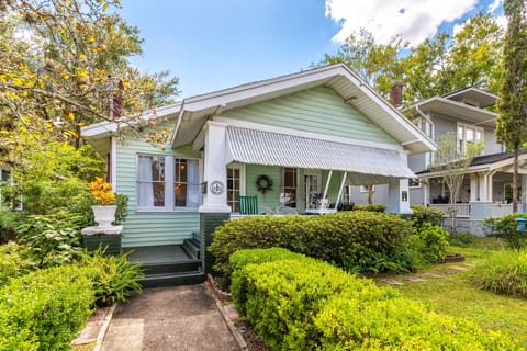Your Riverside home-away-from-home starts right here