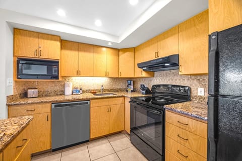 Cook comfortably in a well equipped vacation kitchen NAP-A24