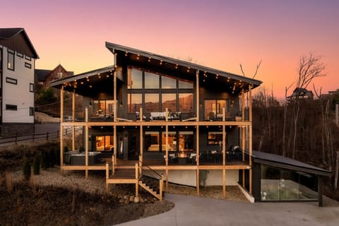 Welcome to Smoky Mountain View Lodge!