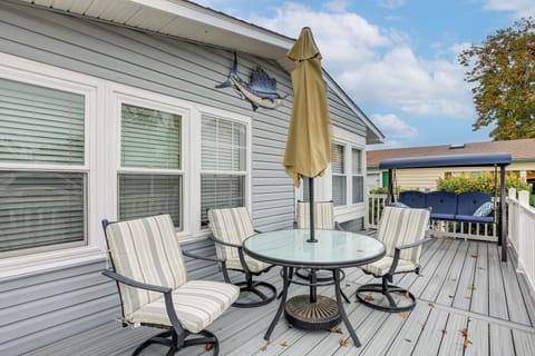 Surfside Beach Vacation Rental | 3BR | 2BA | 1,080 Sq Ft | 4 Steps to Enter