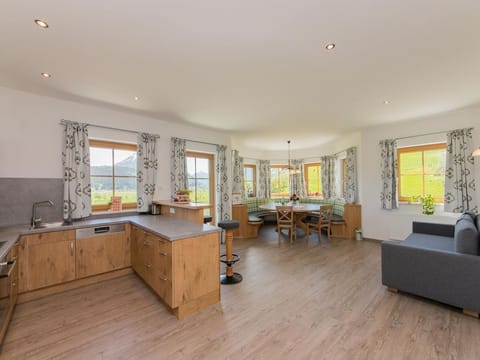 Farmhouse suite (6-12 persons/3 bedrooms) - Unterfischergut Farm Stay in Salzburgerland