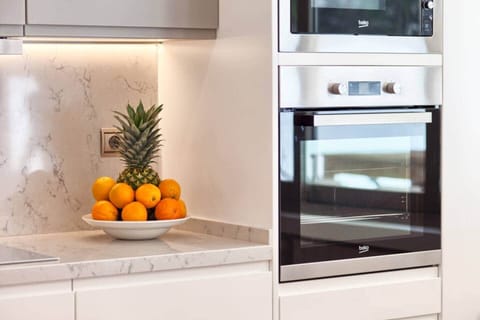 Kitchen closeup
Oven and microwave