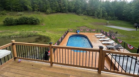 Pool, Hot Tub, Pond, Basketball Court