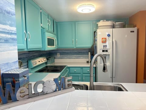 Indoors, Kitchen, Sink, Sink Faucet, Appliance