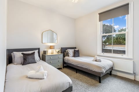 Double Bedroom Single Beds