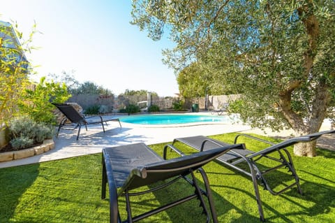 Private pool and terrace