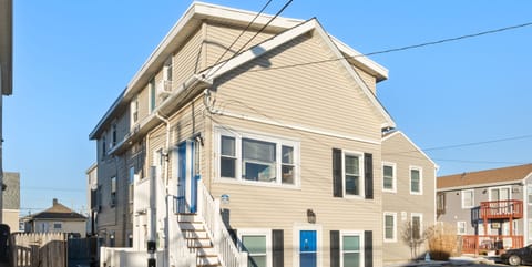 3 Bedroom top unit.
