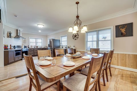 Dining Table | Main Floor
