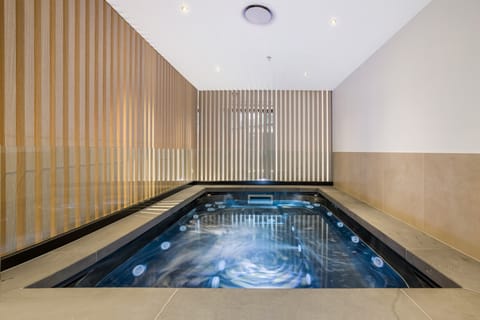 Holiday Home Swimming Pool
