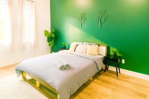 Features a comfortable queen-size bed with premium linens and pillows.
