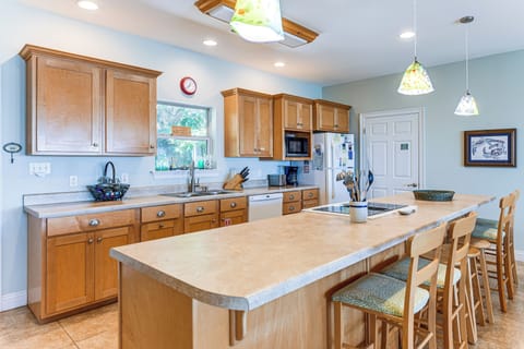 Property Interior | Breakfast Bar | Cooking Basics