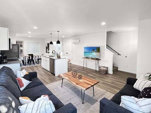 Modern open-concept retreat