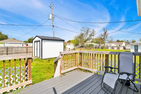 Enjoy morning coffee or evening beverages on the backyard deck. Backyard is fenced in.