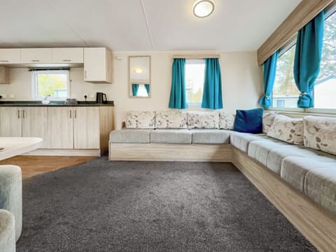 Open plan living space | Eskside Lodge, Brechin