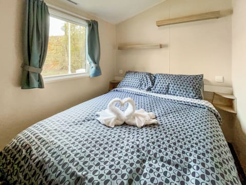 Double bedroom | Eskside Lodge, Brechin