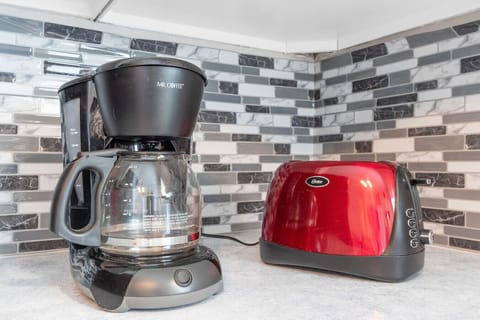 Fuel up! This duo turns sleepy mornings into superhero-level energy.