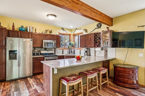 Kitchen - Handsome Hollow - Silverthorne Vacation Rental
