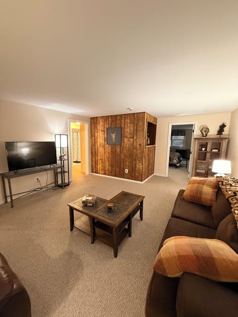 Cozy apartment for rent next to plymouth, NH
