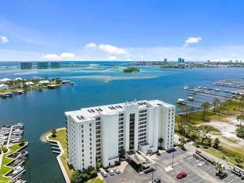 Stunning Waterfront Retreat: Experience breathtaking views from your private balcony!  