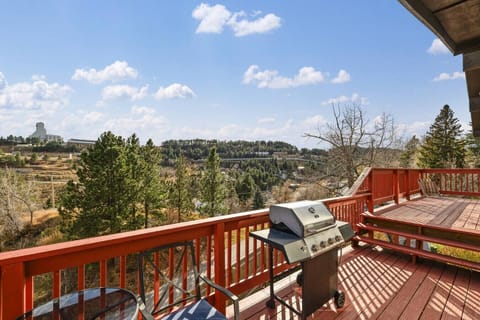 Step outside onto the deck to enjoy your morning coffee or an evening drink while taking in stunning panoramic views of Lead and the surrounding Black Hills.