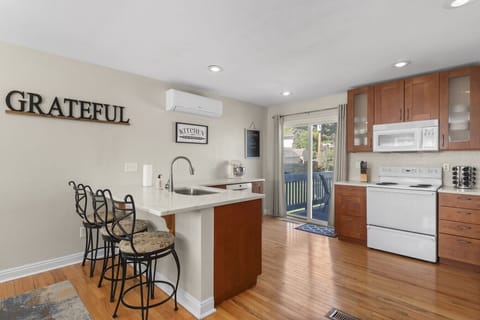 Beautiful Home with Modern Kitchen