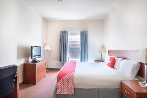 Bedroom. Interior and views may vary based on location and availability.