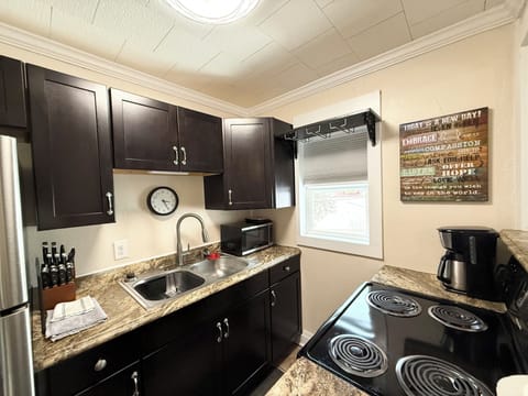 Fully equipped kitchen.