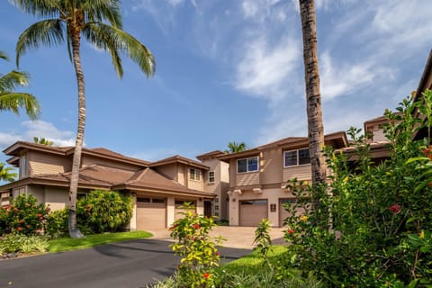 Colony Villas 1702-1