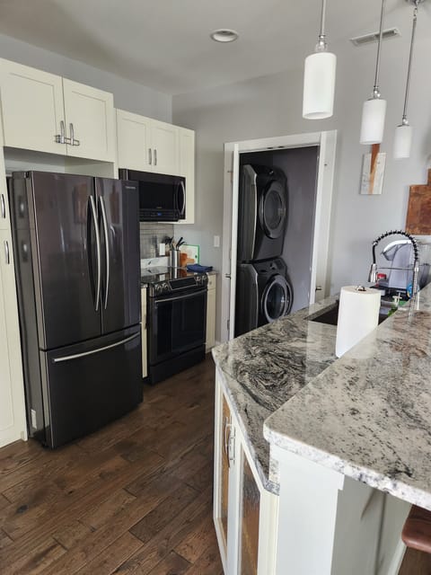 Full kitchen and laundry